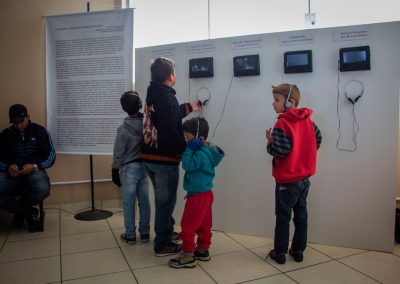 Visita de alunos à mostra Maravilhas - Hidroviária de São José do Norte